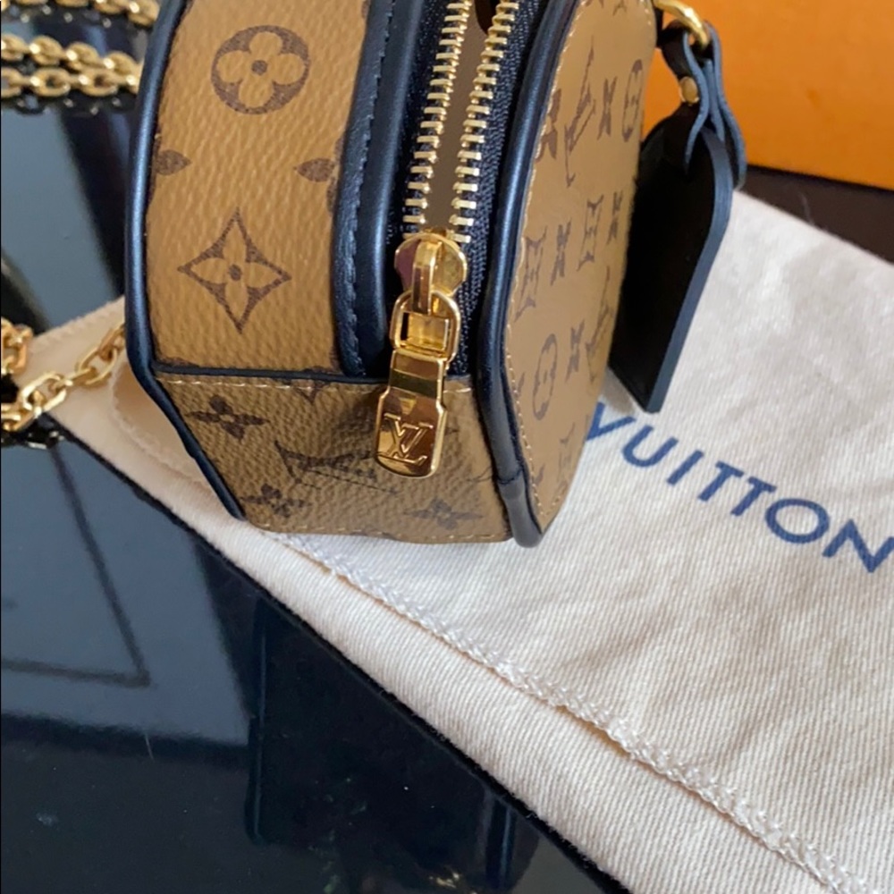 Louis Vuitton Boite Chapeau Necklace - Picture 6 of 10